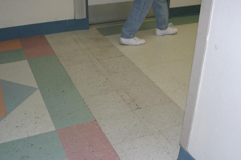 Carlsbad 034 The floor of the hospital, where the old wing meets new part